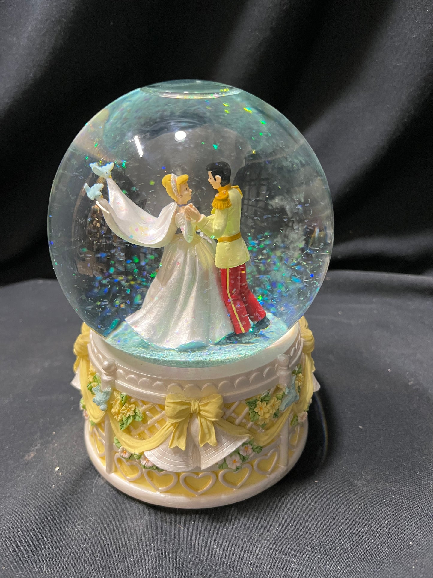 Enesco Disney Musical Snow Globe Cinderella Wedding Day