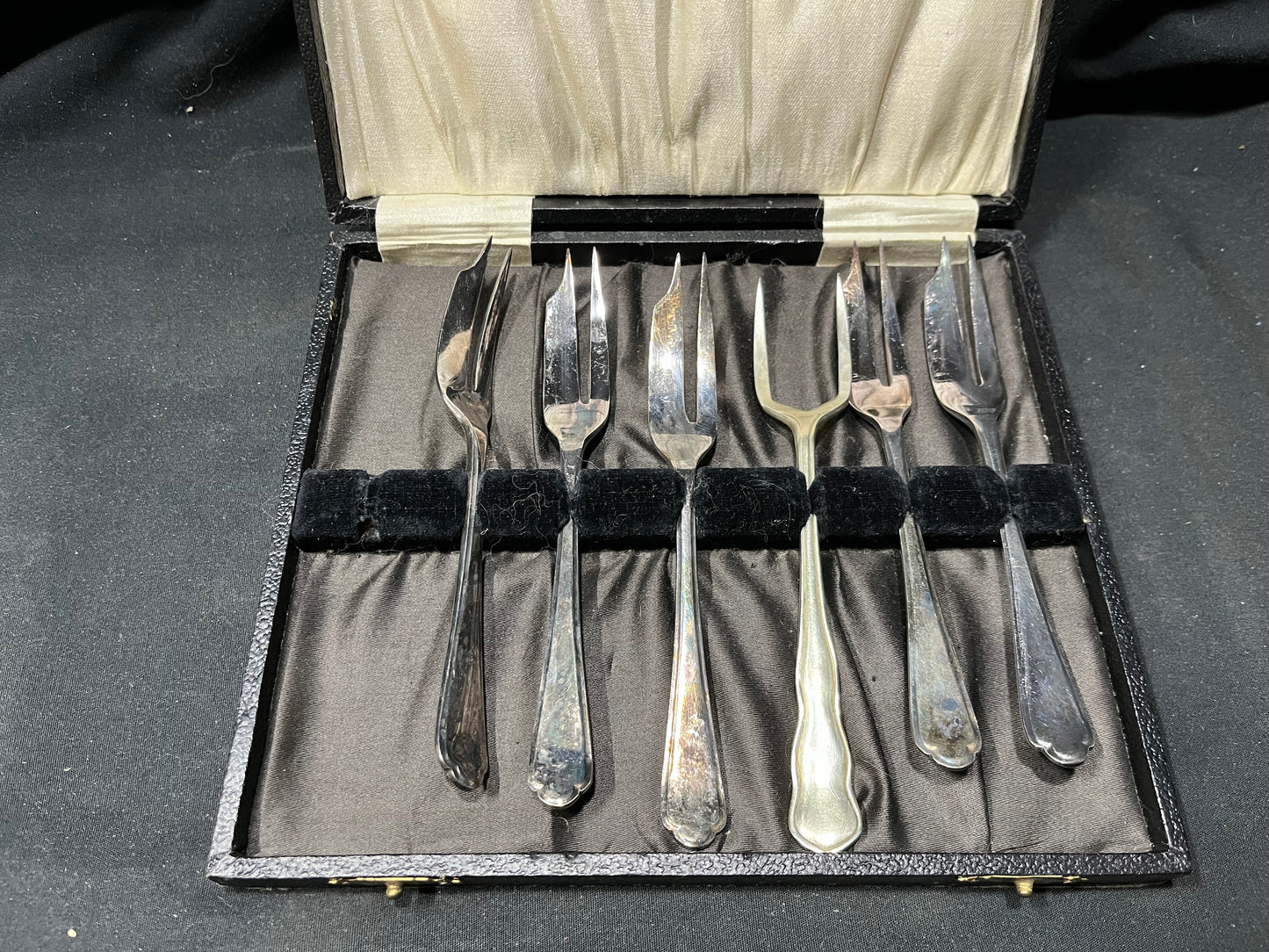 Cake Fork Set Silver with Storage Box