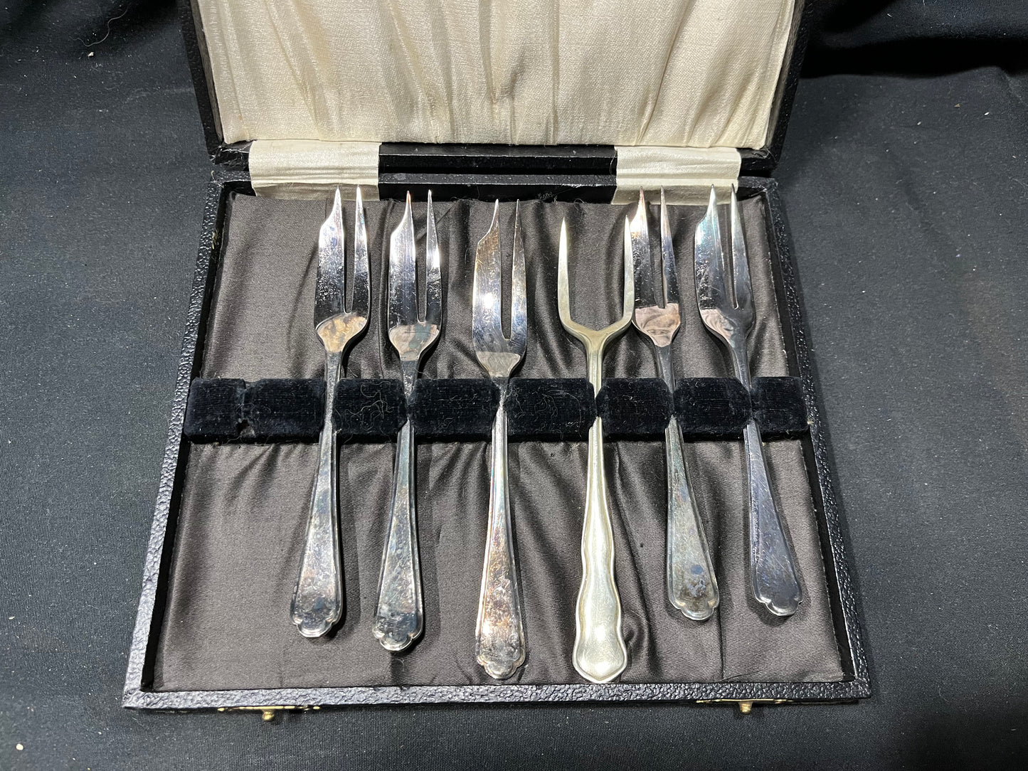 Cake Fork Set Silver with Storage Box